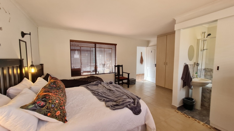 10 Bedroom Property for Sale in Dana Bay Western Cape